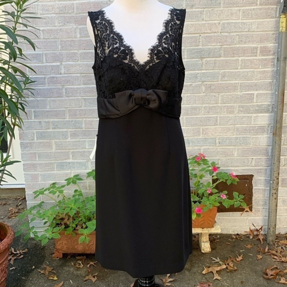 Ann Taylor Black Lace Scalloped Sheath Cocktail Dress NWT size 10
